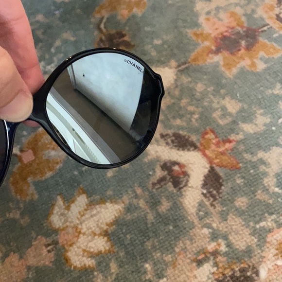 Chanel sunglasses - Picture 5 of 5